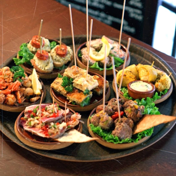 La carte - Le Tapas  - restaurant MONTPELLIER -  Restaurant tapas Montpellier - Patatas Bravasa Montpellier - Tapas Espagnol Montpellier - Tortillas  Montpellier - Tapas Montpellier