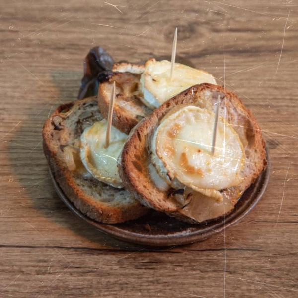 La carte - Le Tapas  - restaurant MONTPELLIER -  Restaurant tapas Montpellier - Patatas Bravasa Montpellier - Tapas Espagnol Montpellier - Tortillas  Montpellier - Meilleur Tapas Montpellier